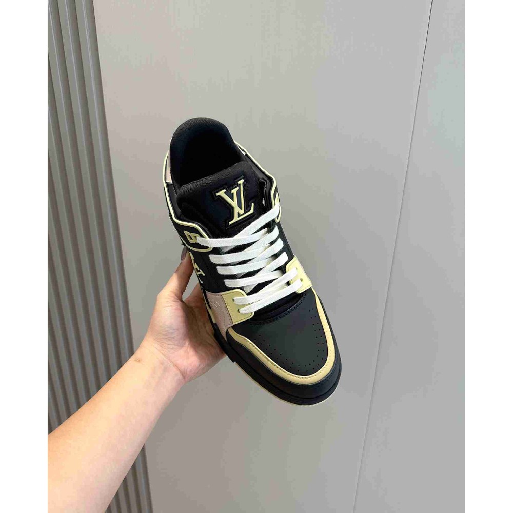 LV sneakers LU0431