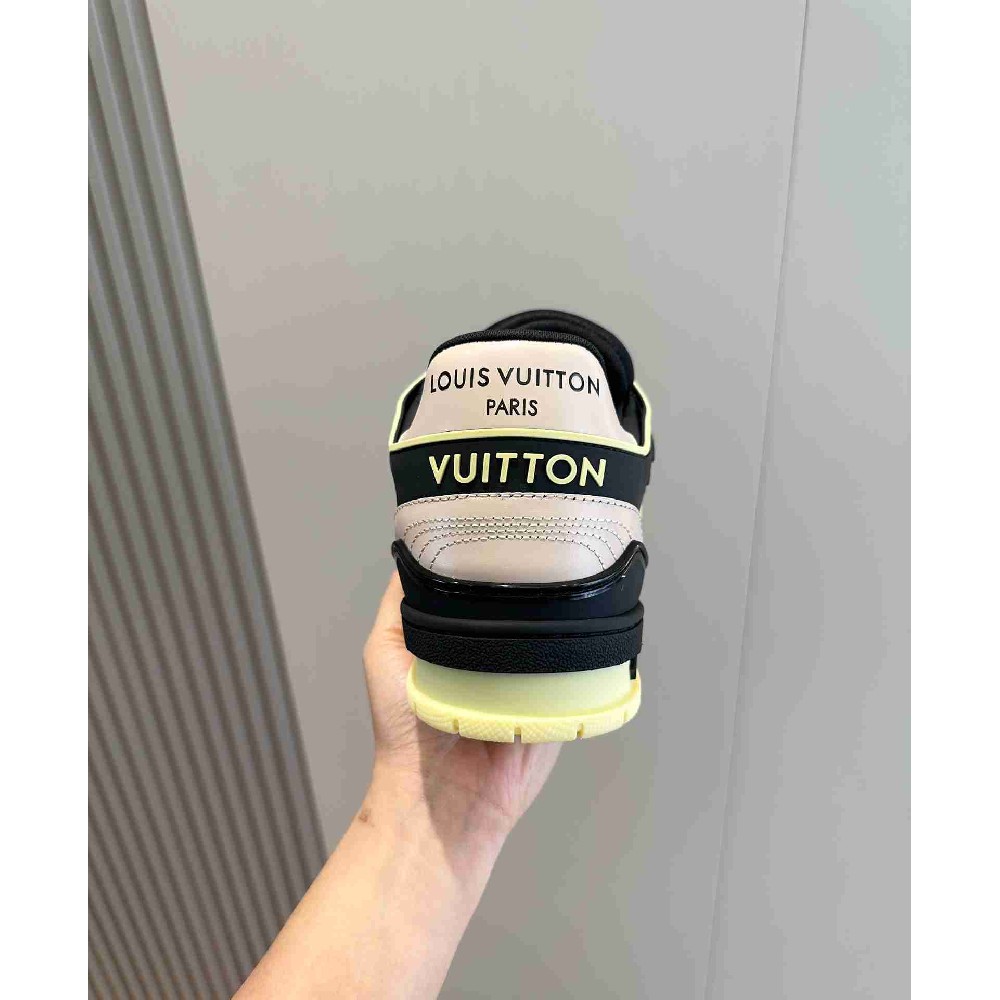 LV sneakers LU0431