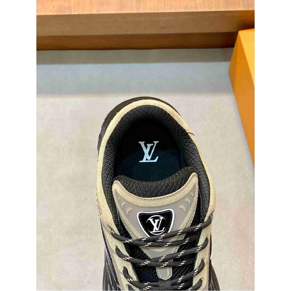 LV sneakers LU0438