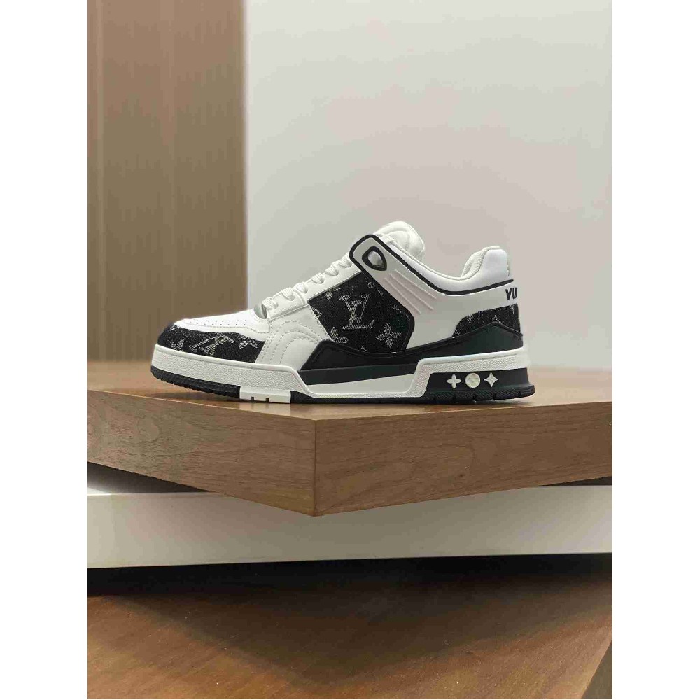 LV sneakers LU0446