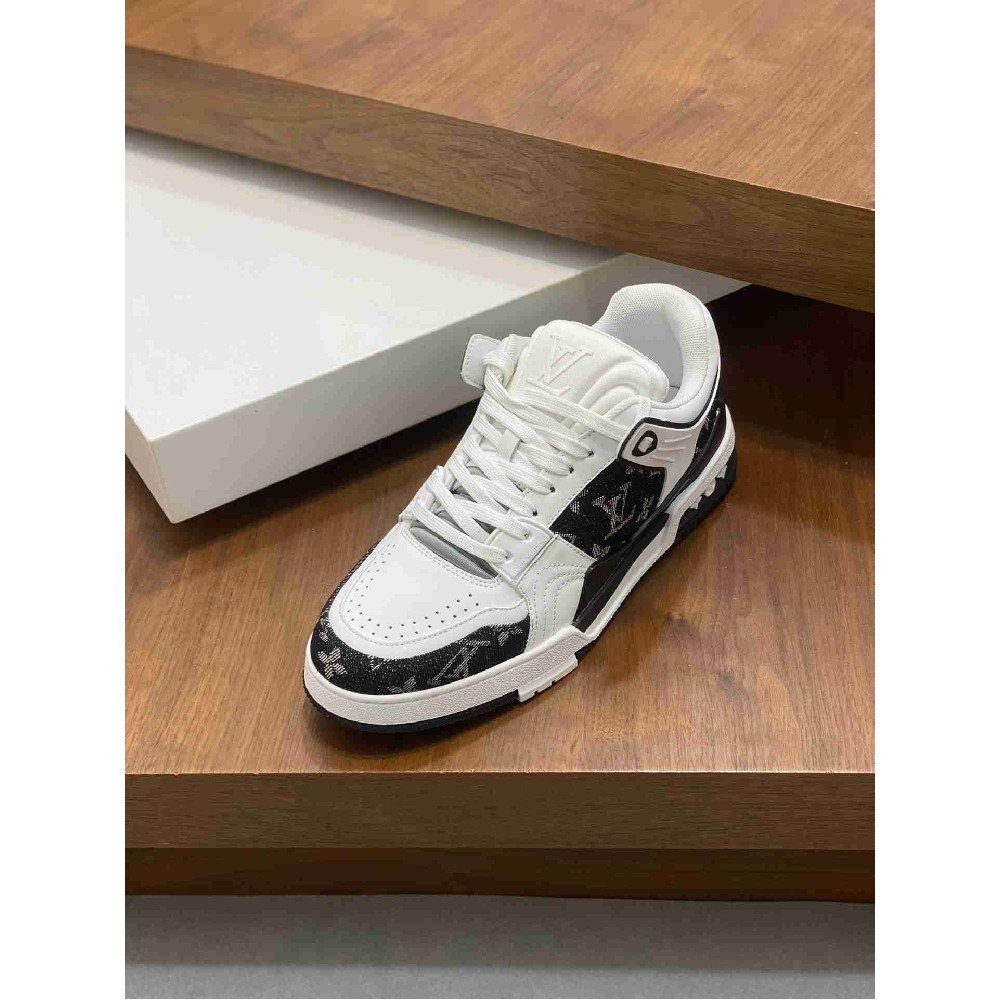 LV sneakers LU0446