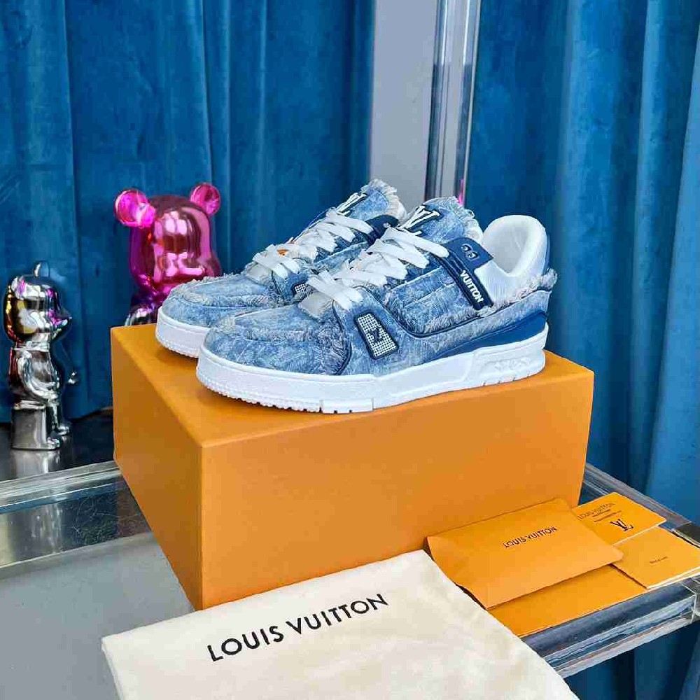 LV sneakers LU0452
