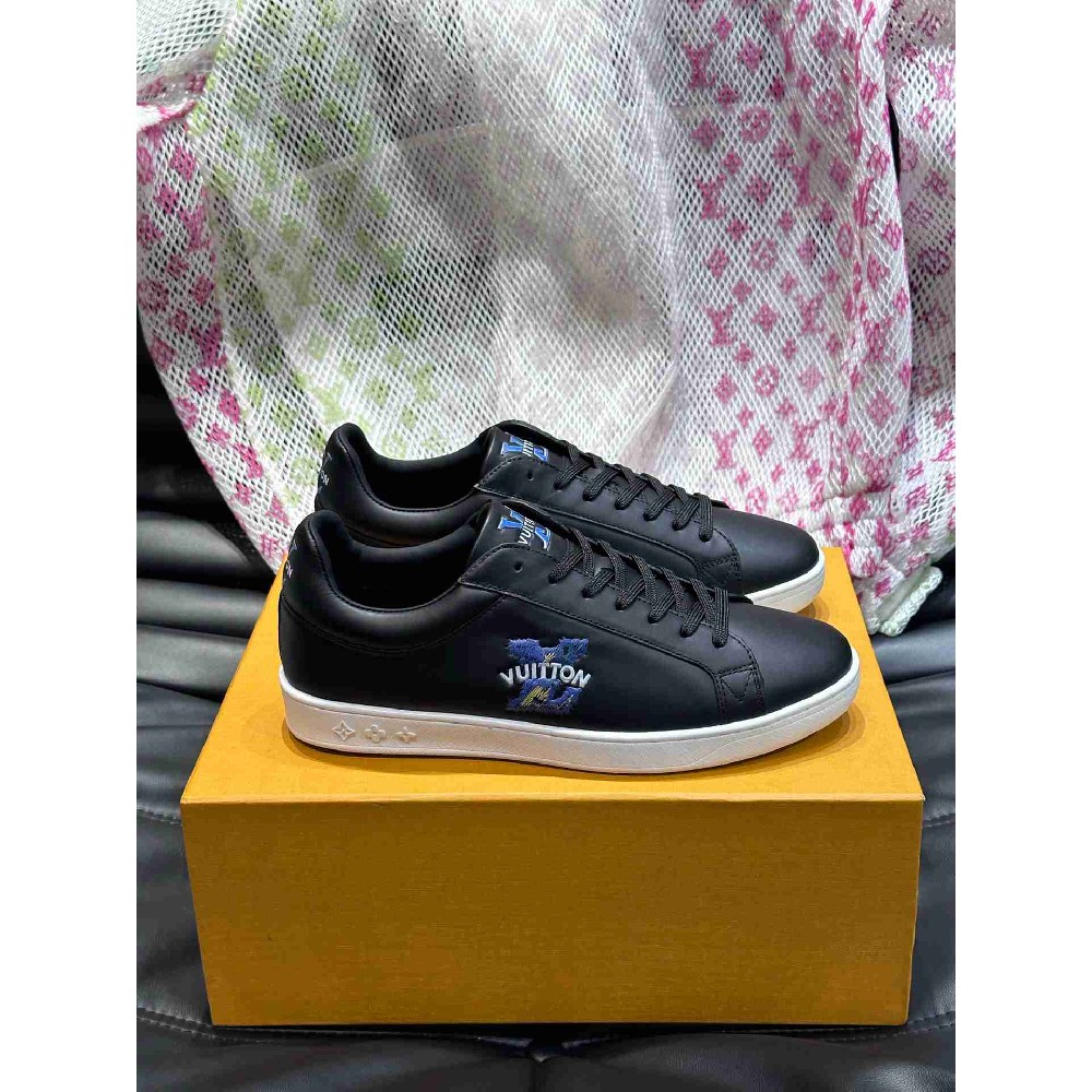 LV sneakers LU0479