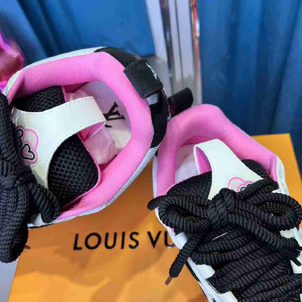 LV  sneakers LU0490