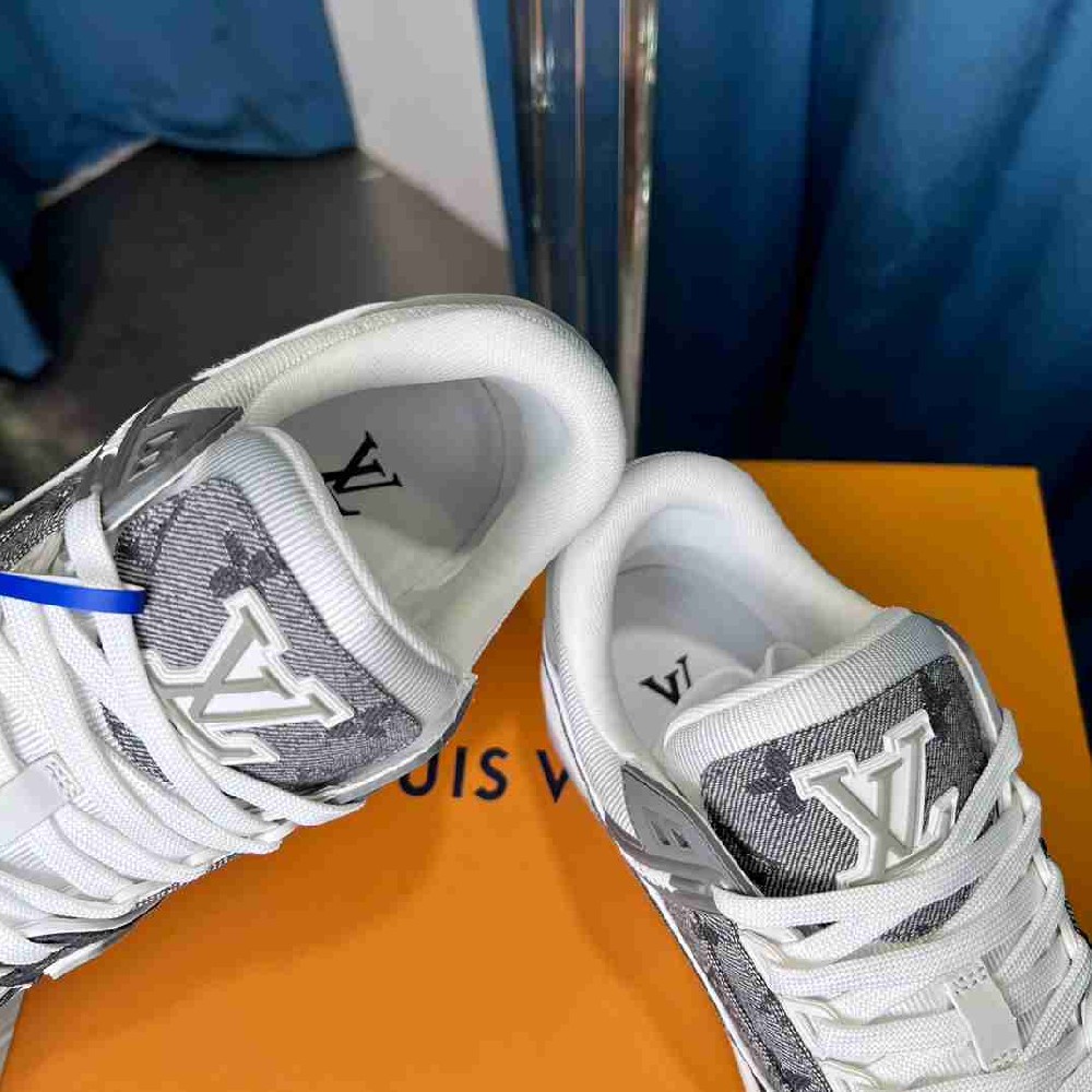 LV  sneakers LU0499