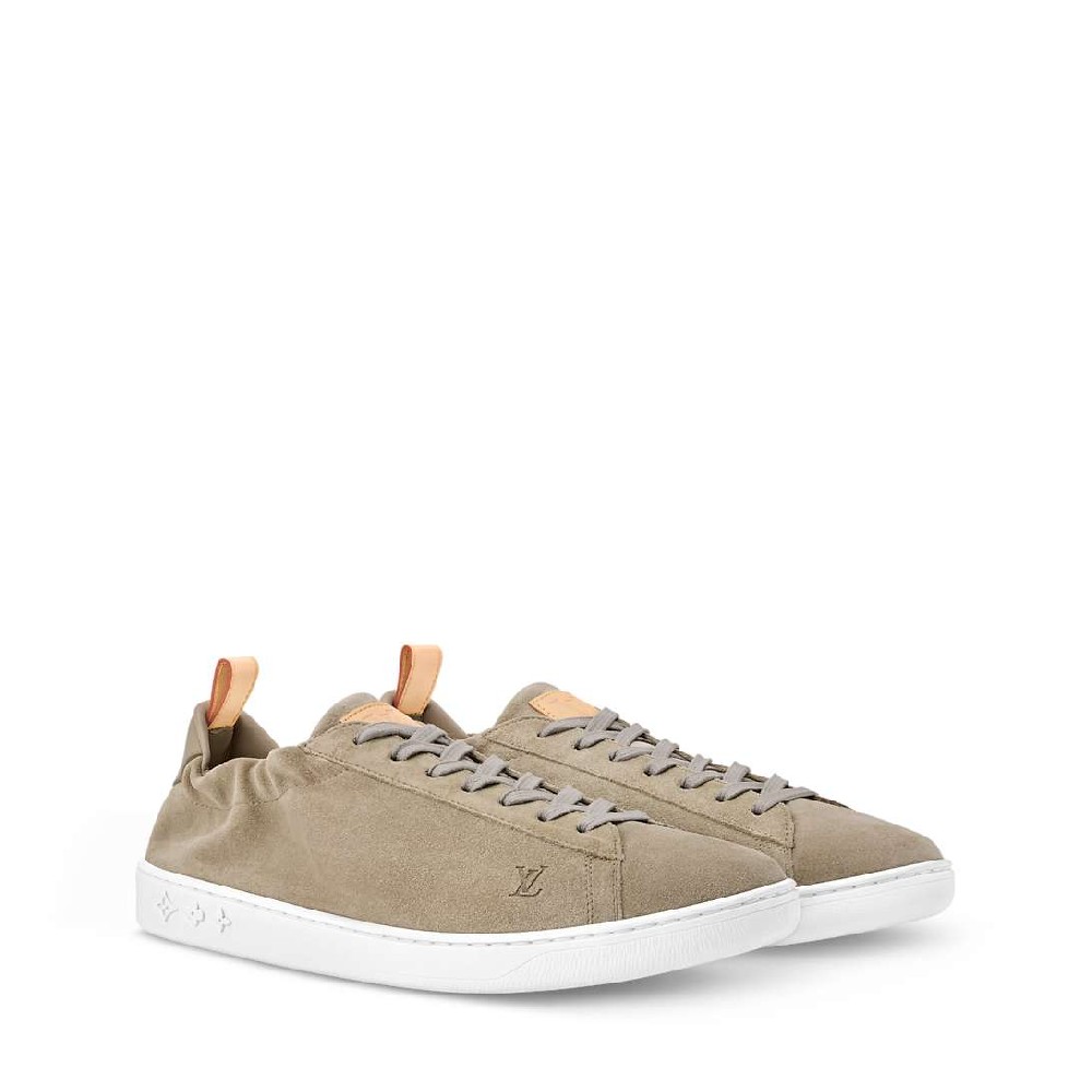 LV sneakers LU0525