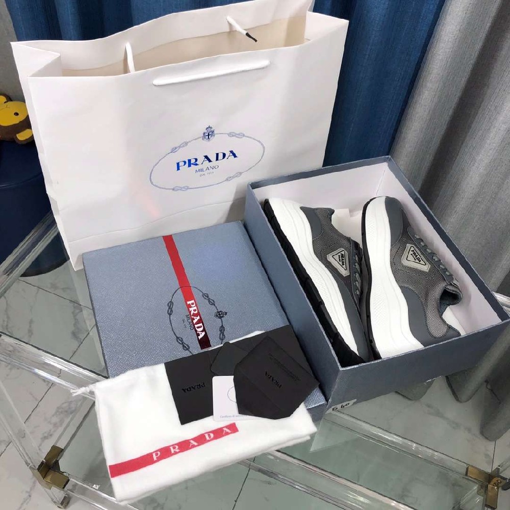 PRADA PL0055