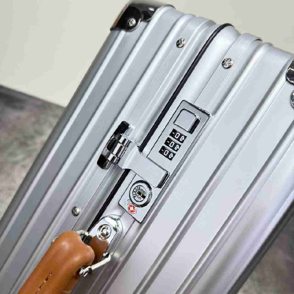 Rimowa  Suitcase LXX0051