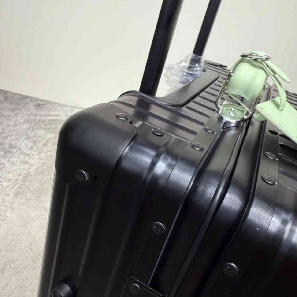 Rimowa  Suitcase LXX0052