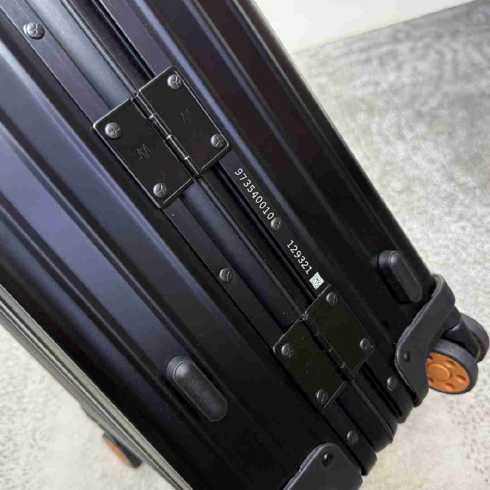 Rimowa Suitcase LXX0053