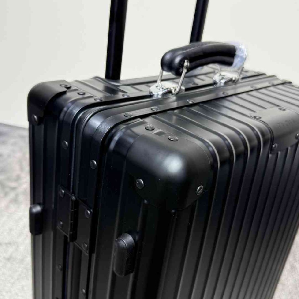 Rimowa  Suitcase LXX0055