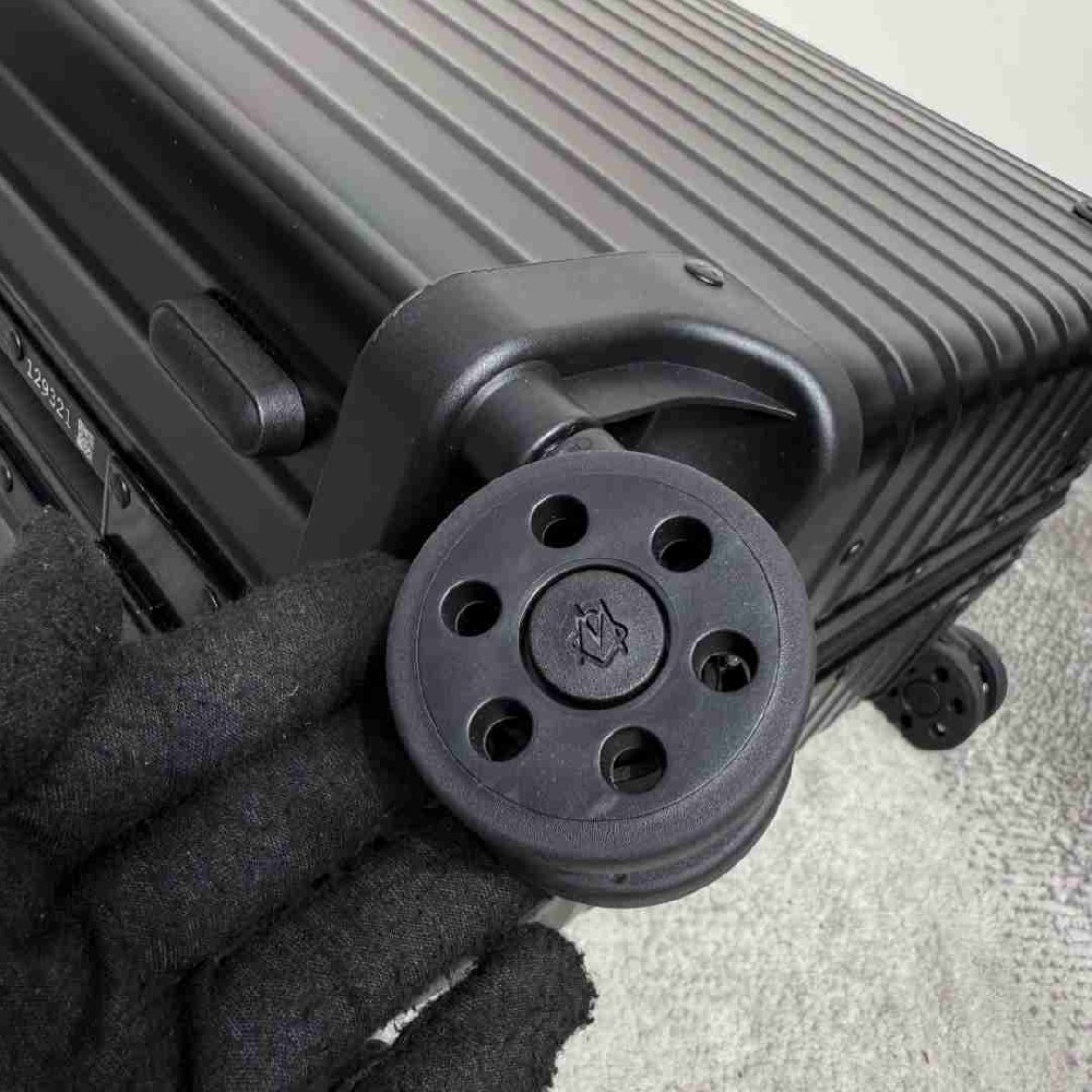 Rimowa  Suitcase LXX0055