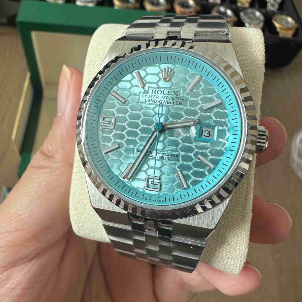 ROLEX  Land-Dweller 40 RO1901